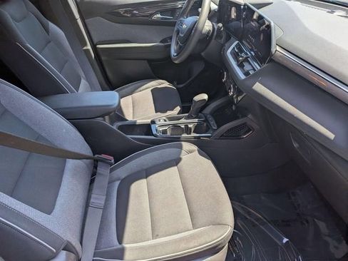 Used 2024 Chevrolet TrailBlazer LT FWD image 30