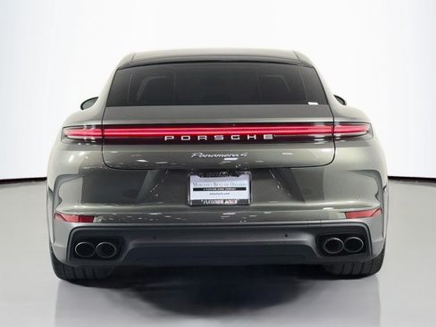 Used 2025 Porsche Panamera image 4