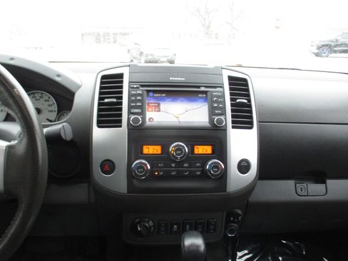 Used 2020 Nissan Frontier PRO-4X image 33