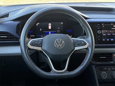 Used 2022 Volkswagen Taos SE image 7