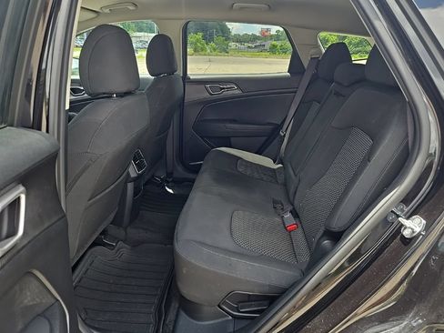 Used 2023 Kia Sportage LX FWD image 17