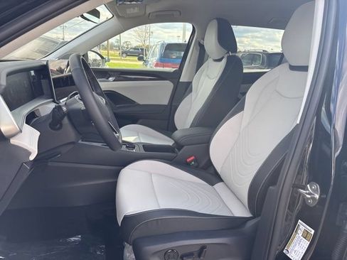 New 2026 Volkswagen Tiguan SE AWD/4WD image 15