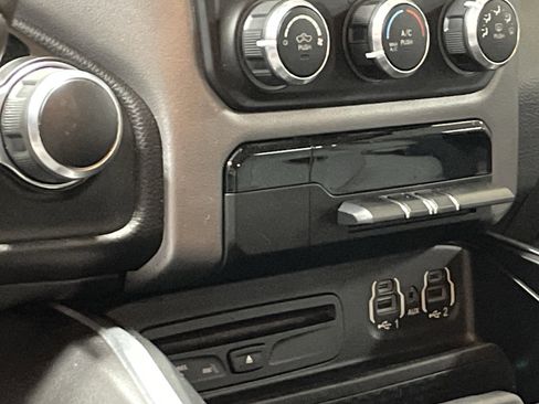 Used 2019 RAM 1500 Big Horn image 11