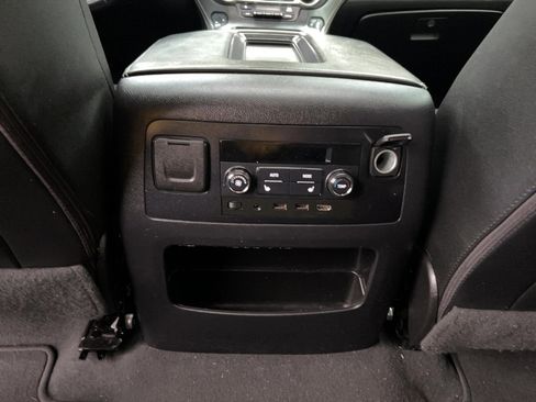 Used 2019 Chevrolet Suburban LT image 29