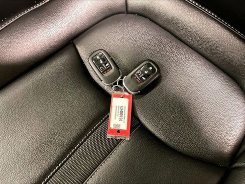 Used 2023 Honda Pilot Touring image 32
