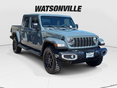 New 2025 Jeep Gladiator Willys