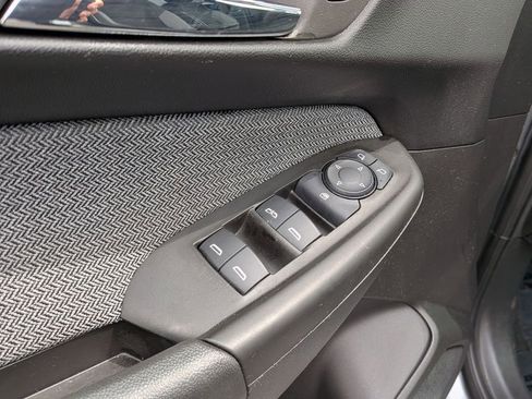 Used 2025 Chevrolet TrailBlazer LT AWD/4WD image 13
