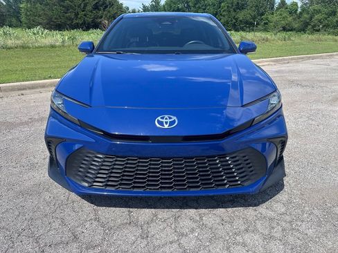 Used 2025 Toyota Camry SE w/ Multimedia Upgrade Package FWD image 2