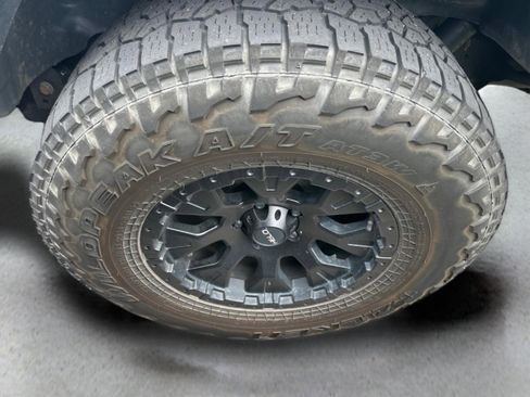 Used 2019 Jeep Wrangler Unlimited Sahara AWD/4WD image 17