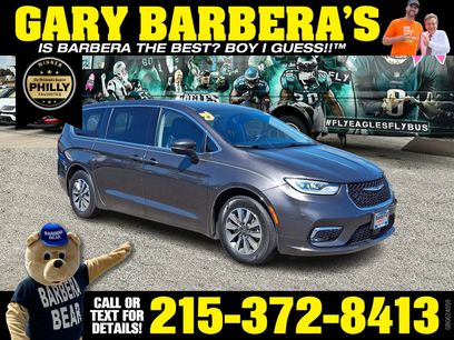 Used 2023 Chrysler Pacifica Touring-L