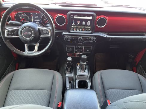 Used 2021 Jeep Gladiator Rubicon AWD/4WD image 16