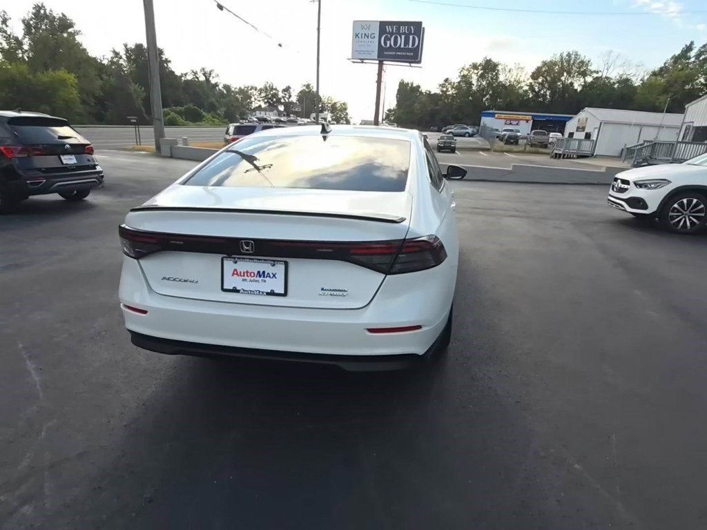 Used 2023 Honda Accord Sport image 4