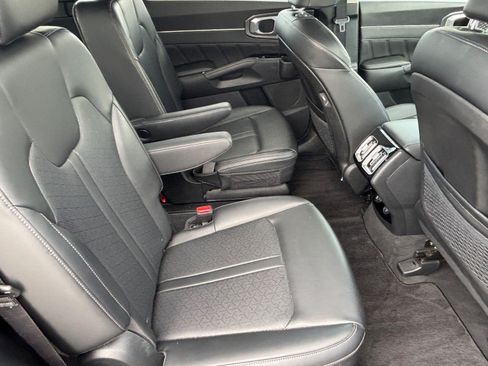 Used 2023 Kia Sorento SX AWD/4WD image 30
