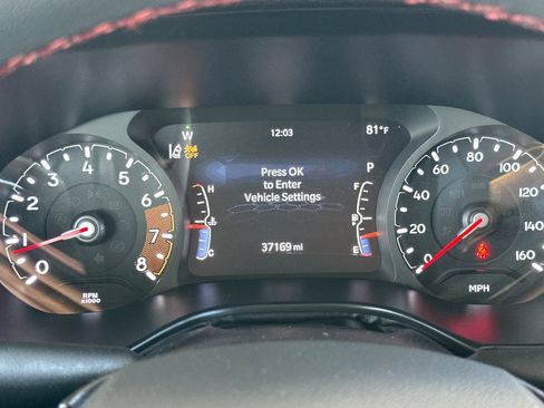 Used 2025 Jeep Compass Trailhawk AWD/4WD image 25