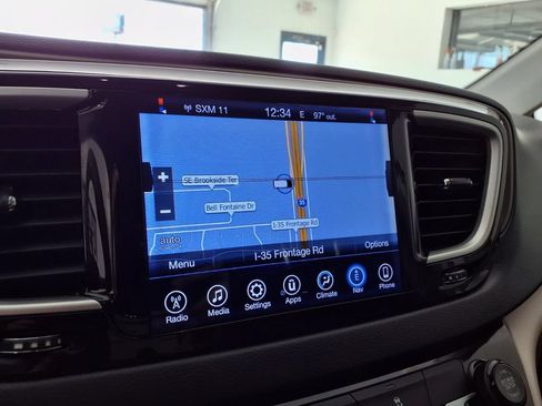 Used 2017 Chrysler Pacifica Touring FWD image 7
