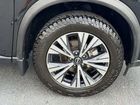 Certified 2023 Nissan Rogue SV FWD image 9