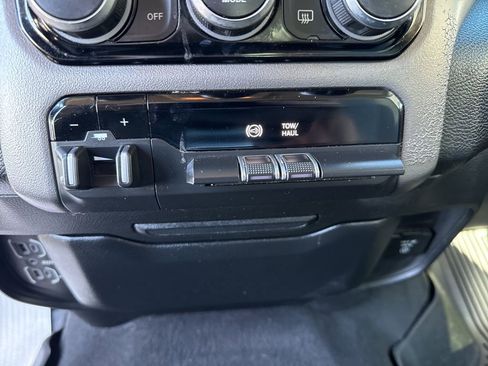 Used 2020 RAM 3500 Big Horn w/ Level 1 Equipment Group AWD/4WD image 22