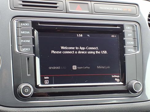 Used 2018 Volkswagen Tiguan Limited w/ Premium Package image 15