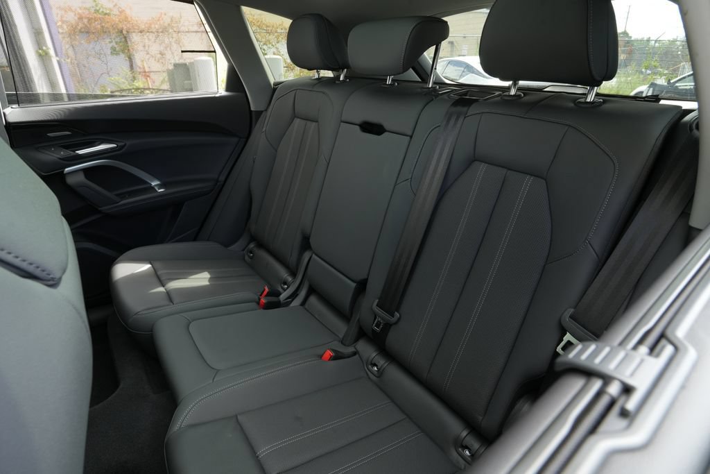 Used 2025 Audi Q5 Premium Plus w/ Premium Plus AWD/4WD image 19