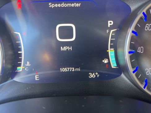 Used 2019 Chrysler Pacifica Limited w/ Tire & Wheel Group image 12