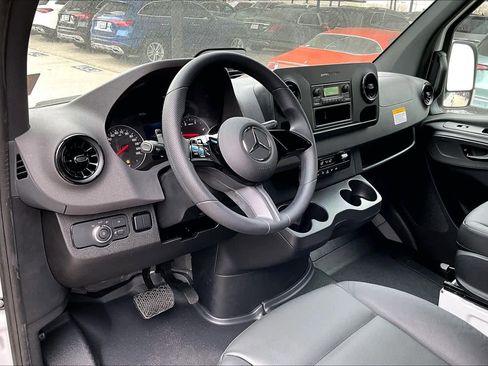 New 2025 Mercedes-Benz Sprinter 2500 image 10