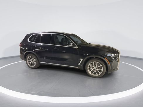 New 2026 BMW X5 xDrive50e image 9