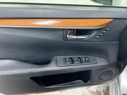 Used 2013 Lexus ES 300h w/ Premium Pkg FWD image 21