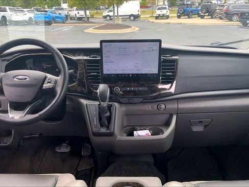 Used 2022 Ford Transit 250 Medium Roof AWD image 10