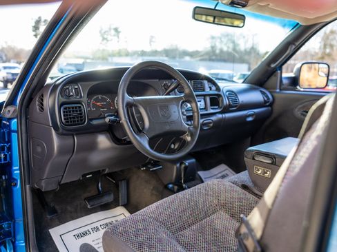 Used 1999 Dodge Ram 2500 Truck 4dr Quad Cab 139 WB HD 4WD image 38