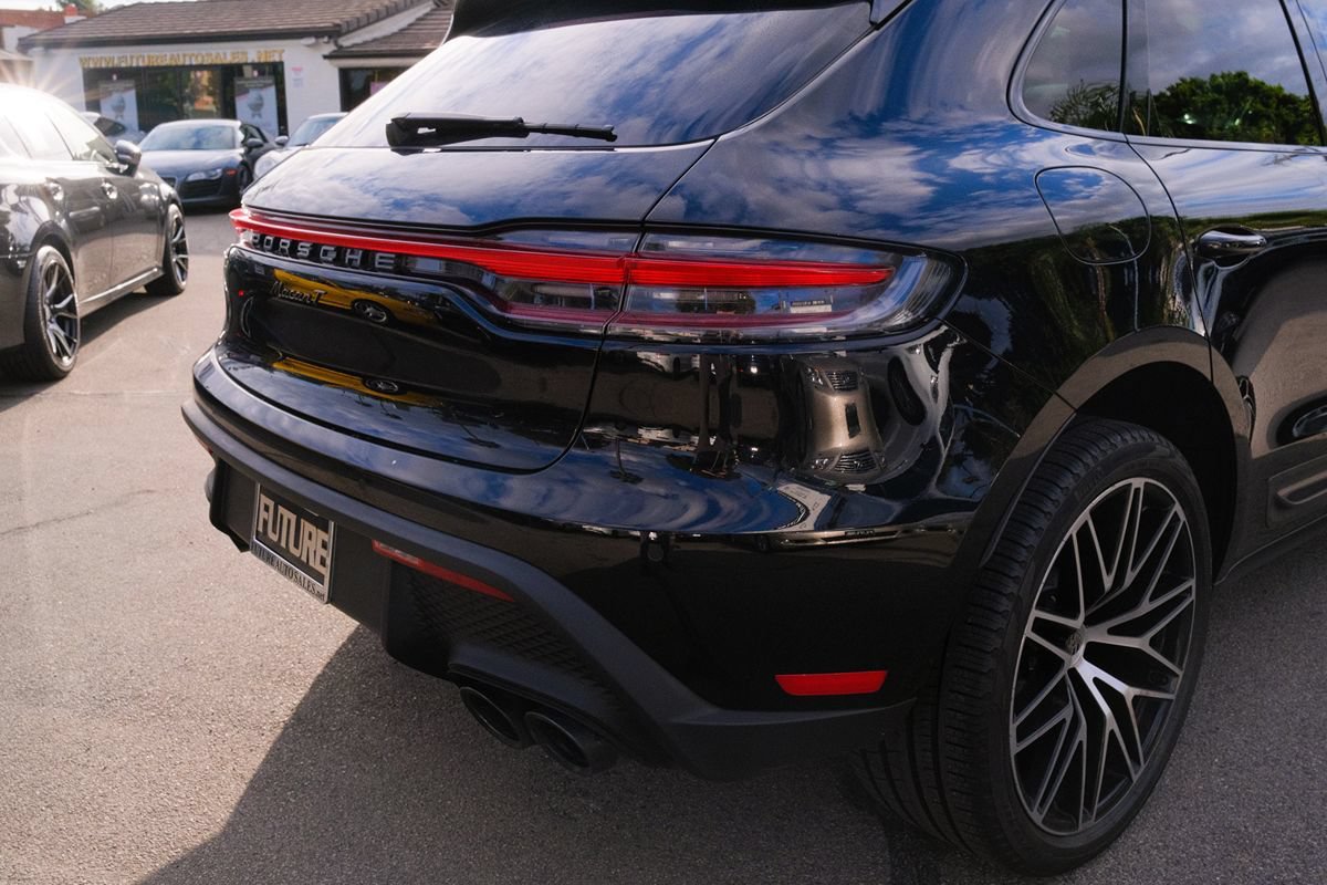 Used 2023 Porsche Macan Turbo AWD/4WD image 39