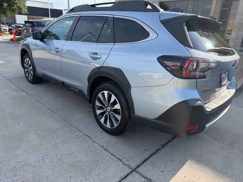 Used 2023 Subaru Outback Limited AWD/4WD image 6