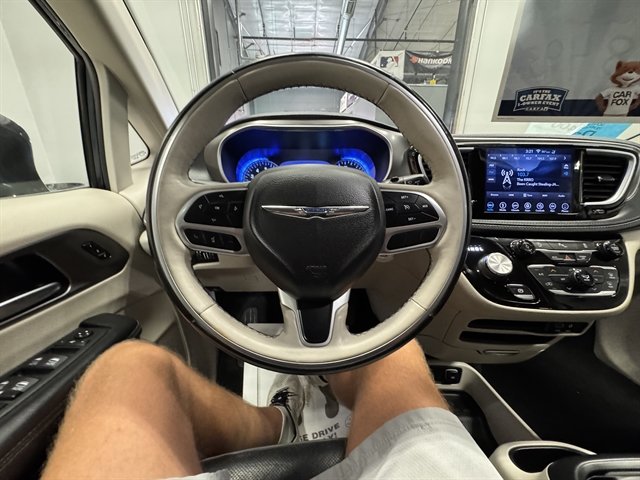 Used 2019 Chrysler Pacifica Limited FWD image 23