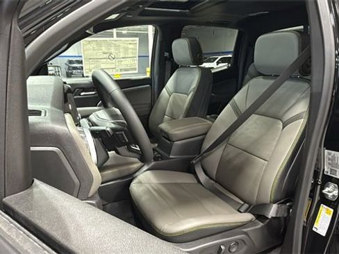 New 2026 Chevrolet Colorado ZR2 w/ Technology Package image 10