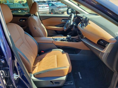 Used 2024 Nissan Rogue Platinum w/ Platinum Premium Package image 17