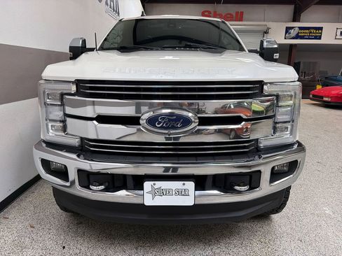 Used 2019 Ford F250 Lariat w/ Lariat Ultimate Package AWD/4WD image 2