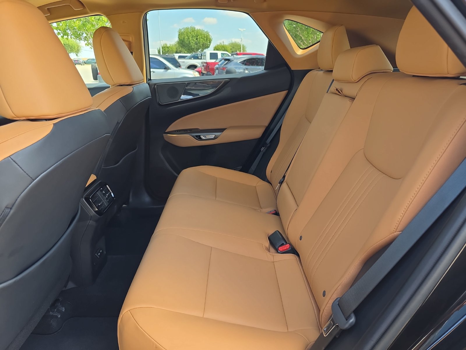 Used 2022 Lexus NX 350 AWD image 11