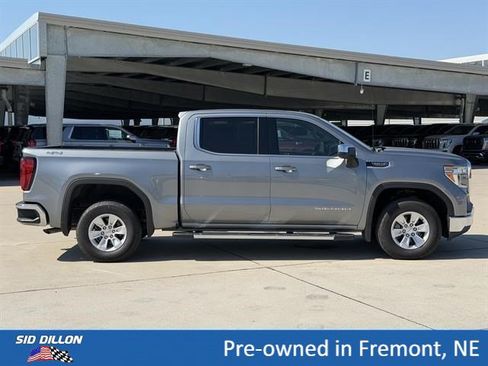 Used 2020 GMC Sierra 1500 SLE w/ SLE Value Package AWD/4WD image 3