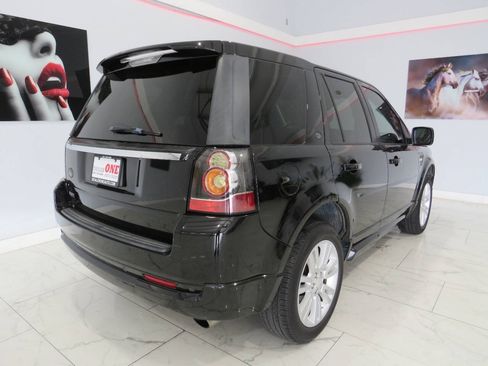 Used 2015 Land Rover LR2 AWD/4WD image 4