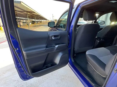 Used 2023 Toyota Tacoma TRD Off-Road image 27