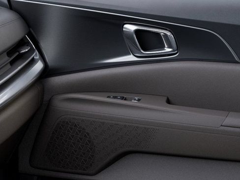 New 2027 Kia Carnival FWD image 25