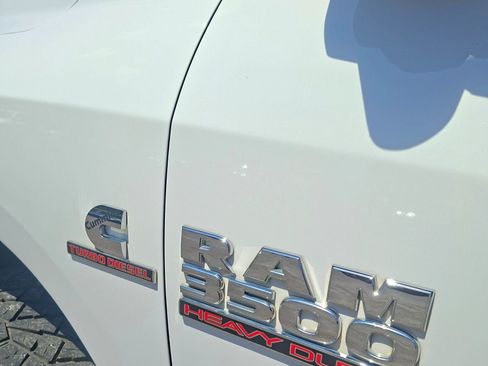 Used 2018 RAM 3500 SLT AWD/4WD image 11