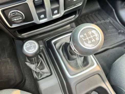 Used 2024 Jeep Wrangler Sport AWD/4WD image 38