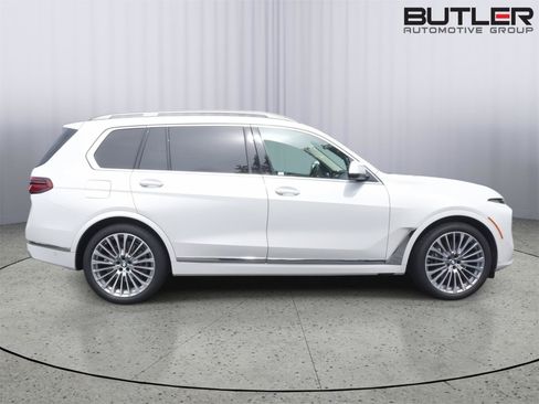 Used 2024 BMW X7 xDrive40i w/ Premium Package AWD/4WD image 7