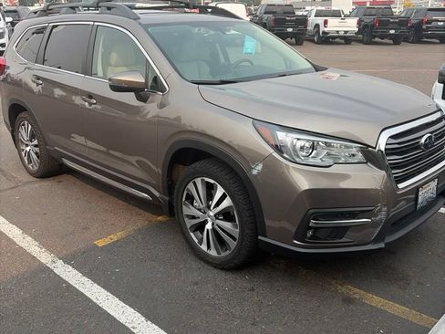 Used 2022 Subaru Ascent Limited w/ Technology Package AWD/4WD image 3