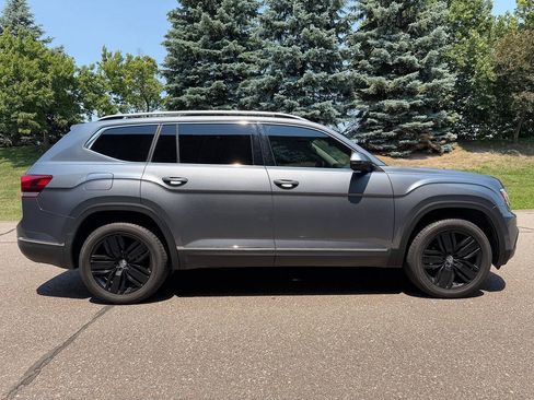 Used 2018 Volkswagen Atlas SEL Premium AWD/4WD image 2