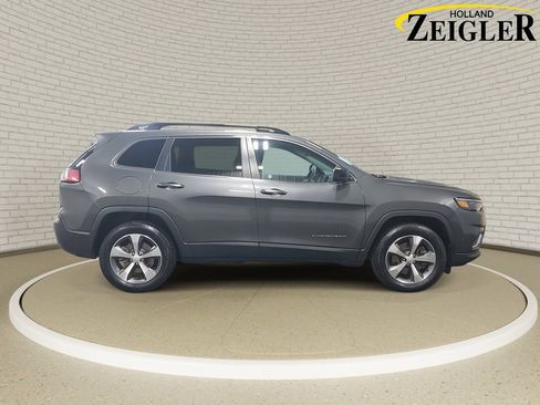 Used 2022 Jeep Cherokee Limited w/ Sun & Sound Group image 4