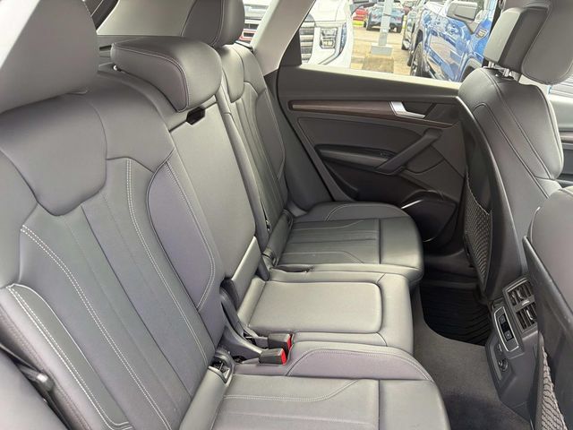 Used 2025 Audi Q5 e Premium AWD/4WD image 12