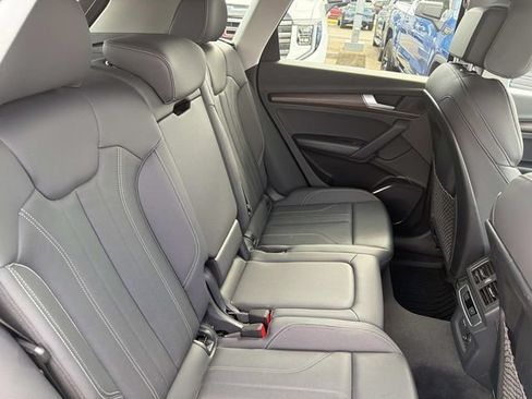 Used 2025 Audi Q5 e Premium AWD/4WD image 12