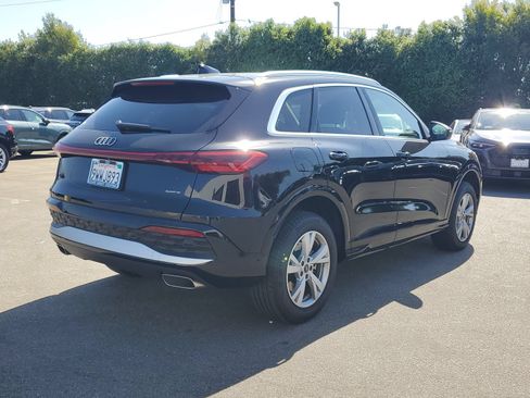 Used 2025 Audi Q5 Premium w/ Convenience Package AWD/4WD image 4