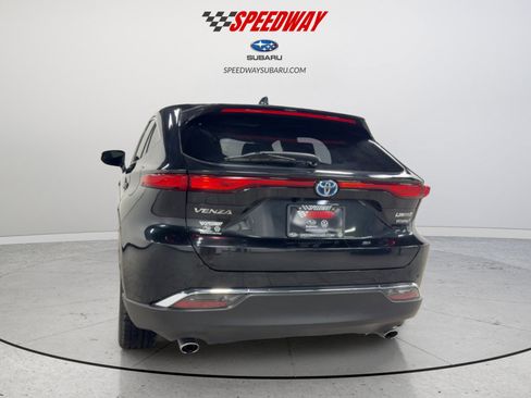 Used 2022 Toyota Venza Limited w/ Advanced Technology Package image 9